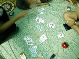 Sinh vien danh bac | Sinh viên đánh bạc vui hơn học sau tết?