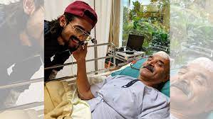 Bhuvan bam mom dad react to bhuvan's filmfare award (plus minus). Youtube Sensation Bhuvan Bam S Father Hospitalised Iwmbuzz