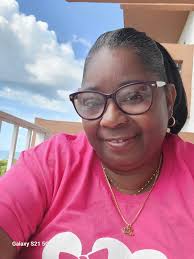 Hi all! I just wanted to introduce myself and share a photo I took. I love  this women @ Evelyn Santiago her kind, caring, giving spirit is beyond  words.