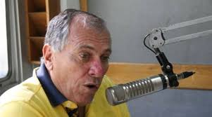 Gráfica sin fecha # **RAMÓN CORRO: DE MUCHACHO DE MANDADOS A DESTACADO  COMENTARISTA DE BÉISBOL…** Hablar de gente amiga que uno quiere de verdad  no es fácil, por cuanto uno puede caer