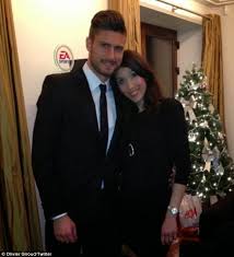 Olivier giroud has sensationally admitted to cheating on his wife hours before arsenal's crunch fa cup clash with liverpool, via an announcement on twitter. He Is A Big Disgrace Twitter Responds To Oliver Giroud Cheating On His Wife See Tweets Theblugr
