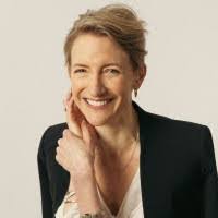 Jennifer Benevides's Instagram, Twitter & Facebook