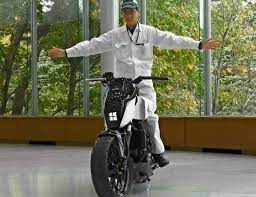 Honda Rolls Out A Self Balancing Motorcycle Nikkei Asia