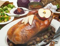 Klassische Weihnachtsessen Was Kommt Uber Die Feiertage Auf Den Tisch Je Nach Land Und Region Werden Rezepte Klassisches Weihnachtsessen Lebensmittel Essen