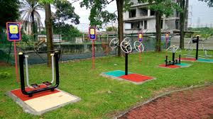 Taman rekreasi adalah tempat para traveler bersuka ria dan menikmati pengalaman seru. Taman Rekreasi Kampung Bangi