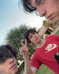 Chris Matt's Instagram, Twitter & Facebook