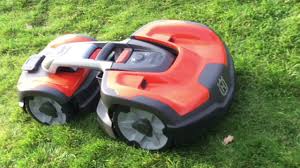 Husqvarna Automower 535 Awd Im Einsatz Youtube