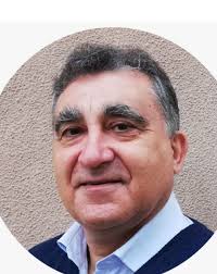 Entrevista a padre António Martins- "Não há dimensão da vida que fique fora  da fé"