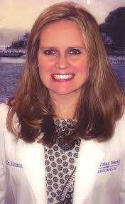 Karen Ellenwood's Instagram, Twitter & Facebook