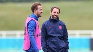 Veinticinco años han pasado desde que inglaterra sucumbió en los penaltis ante alemania en la veinticinco años del penalti fallado por gareth southgate, quien ahora dirige a una inglaterra con sed. Oohiousnhq8kom