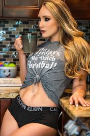 Applegate is an american former pornographic actress. Pbs Twimg Com Media Etqync Wyak7v M Jpg