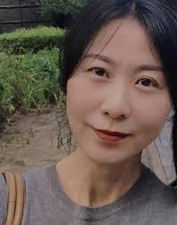 Julie Tsui's Instagram, Twitter & Facebook