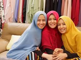 Baju gamis hijab model terbaru ala syahrini di tanah abang | baju muslim brokat u0026 bordir arab. Ini Kakak Adik Pendiri Si Se Sa Yang Koleksi Baju Syar Inya Sering Soldout