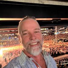 Which restaurants in Springfield, MO, offer free food