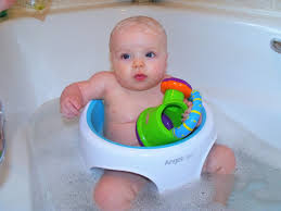 The lightweight baby bath seat also features a water level indicator so you can easily see how far you should fill the bathtub. Angelcare Soft Touch Bath Seat Review The Mama Diaries