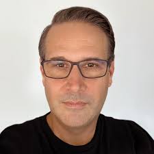 Explore the people profiles in Arraijan Location