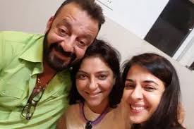 Candid photos of Priya Dutt with brother Sanjay Dutt and family