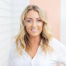 Katrina Ellis's Instagram, Twitter & Facebook