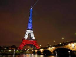 Somit sieht man ihn sogar in der nacht von weitem. Tagesspiegel On Twitter Ein Zeichen Gegen Den Terror In Paris Leuchtet Der Eiffelturm Jetzt In Blau Weiss Rot Https T Co Zrnwl104zk Https T Co Gkk6sderip