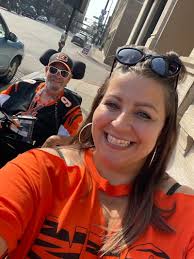 Area Bengals fan battling ALS, daughter making memories together as team  makes playoff push