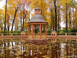 Jardin D Ete Saint Petersbourg Etang De La Menagerie House Styles Outdoor Structures Petersburg