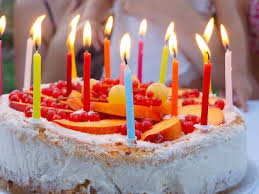 ❤~ semoga dengan bertambahnya usia,menjadikan kamu insan yang mulia,sentiasa disayangi allah dan menyayangi. 37 Kata Kata Ucapan Selamat Ulang Tahun Yang Mengesankan Ragam Bola Com