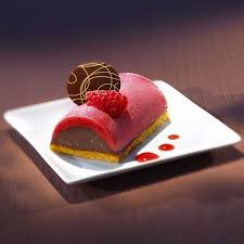 Recette De Buche Glacee Au Chocolat Noir Et A La Framboise Recette Recette Buche Chocolat Noir Chocolat