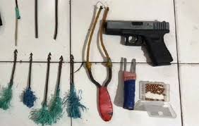 Check spelling or type a new query. Panglima Perang Tawuran Di Makasar Diamankan Dengan Bb Air Gun Busur Dan Anak Panah Berita Terbaru Hari Ini Viral Akurat Tajam Terpercaya