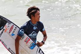 Kepada abc news, rio mengaku jika dirinya sebenarnya memiliki ketakutan yang besar pada ombak laut. Young Rio Waida Kicks Butt On The Aussie Gold Coast Qpt