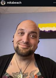 Holly Carson (@hcarson)