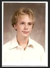 I dropped off a meal order after 6 PM and noticed something a bit  concerning. I was really worried that the woman inside might need help. To  see if anyone had seen