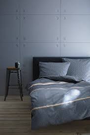 Modernes Schlafzimmer In Grau Mako Satin Bettwasche Mit Muster Und Streifen Schlafzimmer Bettwasche Graue Bettwasche Mako Satin Bettwasche Kirschbaum Mobel