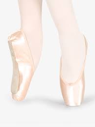 This careful approach, coupled with precise accuracy, is why dancers can have individualized shoes created just for them. Womens Classic Pointe Shoes Pointe Shoes Freed Sbt102 Discountdance Com
