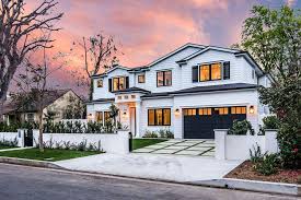 4240 Teesdale Ave Studio City Ca 91604 Mls Sr19043403 Zillow Dream House Exterior Dream Home Design House Exterior