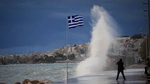 Κατά τη διάρκεια της νύχτας προς παρασκευή τα φαινόμενα θα ενταθούν και ενδέχεται να εκδηλωθούν καταιγίδες. Kairos Astata Kai Shmera Ta Fainomena Pi8anothtes Gia Xalazi Sthn Attikh Tomorrownews