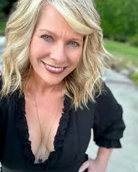 In my leisure time, you can often find me engaging in sports, losing myself  in the pages of a captivating book, or venturing into new adventures that  challenge and inspire me. https://www.maturewomendating.net