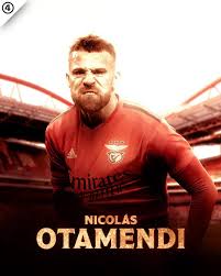 Anh chơi ở vị trí trung vệ. 433 Official Nicolas Otamendi Benfica Facebook