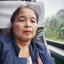 Kailangan bang regaluhan ang buong pamilya? 🤔 Solve na solve ka sa Lopue's  dahil sa murang halaga, may regalo na sina bunso, ate, at kuya! Cash in  with eTap for a faster