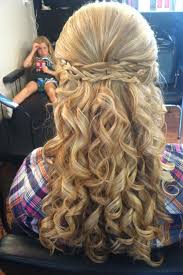 Having one of the coolest homecoming hairstyles will make you a legend at school, so make sure you try out one of our favorite looks! Cute Updo Katie S Review The Style Actually Works I Didn T Understand At First That You Just Clip The Ends Up Hair Styles Pageant Hair Homecoming Hairstyles