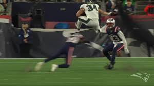 Can't-Miss Play: Hurdle alert! Carson Steele goes airborne on 