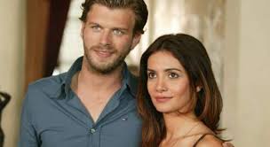 Amor Prohibido La Serie Turca Que Reune A Beren Saat Y Kivanc Tatlitug Los Protagonistas De Fatmagul Y Suhan Ecoteuve Es