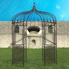 The structural execution and shape can vary greatly, often in the form of a pavilion or tempietto, more or less open on the sides. Gloriette Rue Du Commerce