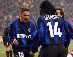 Conocido como derbi della madoninna es el único derbi con dos campeones de europa. Vintagefooty On Twitter Seedorf Best Football Players Roberto Baggio