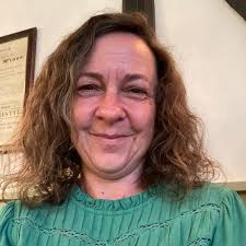 Hello! Younger brother is learning to drive, are there any good  recommendations for an instructor? Tried and tested, not intensive either :)