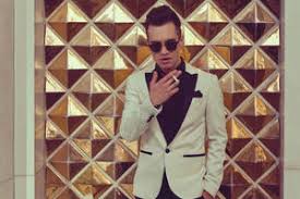 Ice has melted back to life. Panic At The Disco Neues Album Death Of A Bachelor Am 15 01 Neuer Song Emperor S New Clothes Jetzt Warner Music Germany