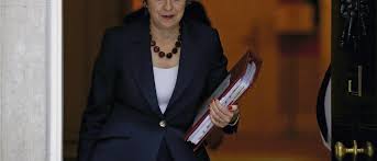 Après le revers essuyé par theresa may, l'opposition travailliste veut déposer une motion de censure qui, si elle aboutit, entraînerait la tenue de nouvelles élections. Royaume Uni Avec Son Accord Sur Le Brexit Theresa May N En Mene Pas Large L Humanite