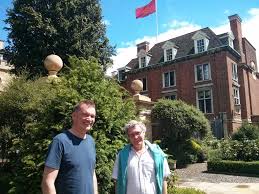 Because it is in a valley, it is protected from the noise of the 406 hwy and downtown st. St Catharine S College On Twitter Dr Peter Wothers Dr Sergei Taraskin And The College Flag All Looking Great In The Sunshine