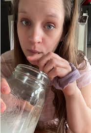 Strawberry Pregnancg Drink with Himlayan Salt