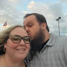 Pros and Cons of hauling tanker local/OTR? I've had my tanker endorsement  for years now I just never applied it. OTR dry-van freight is extremely low  with the company I am enslaved