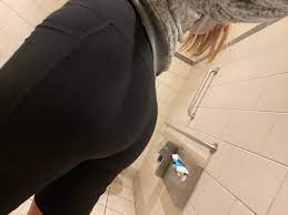 swipe for camel toe pic and cum stains in her yoga pants : r/YogaPants